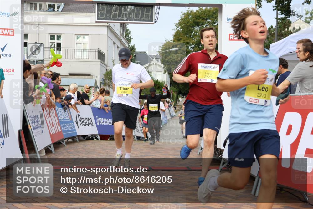 31.08.2025 - 21. Blankeneser Heldenlauf Strokosch-Dieckow http://msf.ph/oto/8646205 31.08.2025 10:21:52 Ziel 2720, 2526, 2123, 2272, 2271, 2273 meine-sportfotos.de