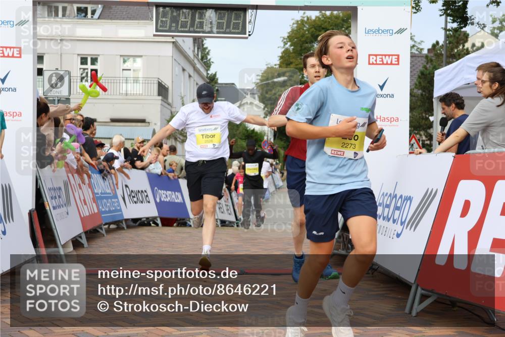 31.08.2025 - 21. Blankeneser Heldenlauf Strokosch-Dieckow http://msf.ph/oto/8646221 31.08.2025 10:21:52 Ziel 2720, 2526, 2123, 2272, 2271, 2273 meine-sportfotos.de