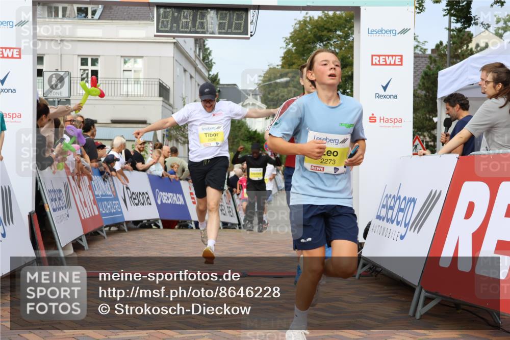 31.08.2025 - 21. Blankeneser Heldenlauf Strokosch-Dieckow http://msf.ph/oto/8646228 31.08.2025 10:21:52 Ziel 2720, 2526, 2123, 2272, 2271, 2273 meine-sportfotos.de
