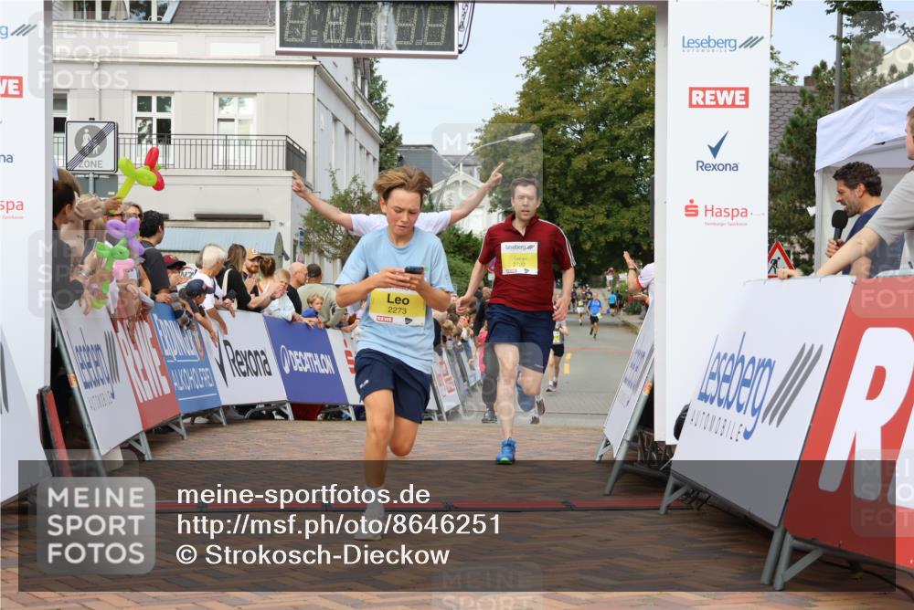 31.08.2025 - 21. Blankeneser Heldenlauf Strokosch-Dieckow http://msf.ph/oto/8646251 31.08.2025 10:21:51 Ziel 2720, 2526, 2123, 2272, 2271, 2273 meine-sportfotos.de