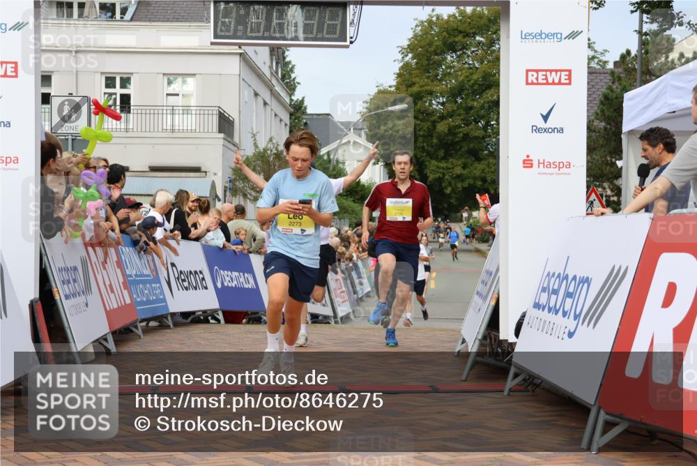 31.08.2025 - 21. Blankeneser Heldenlauf Strokosch-Dieckow http://msf.ph/oto/8646275 31.08.2025 10:21:51 Ziel 2720, 2526, 2123, 2272, 2271, 2273 meine-sportfotos.de