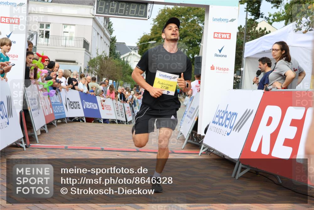 31.08.2025 - 21. Blankeneser Heldenlauf Strokosch-Dieckow http://msf.ph/oto/8646328 31.08.2025 10:21:34 Ziel 2738, 2427, 2051 meine-sportfotos.de
