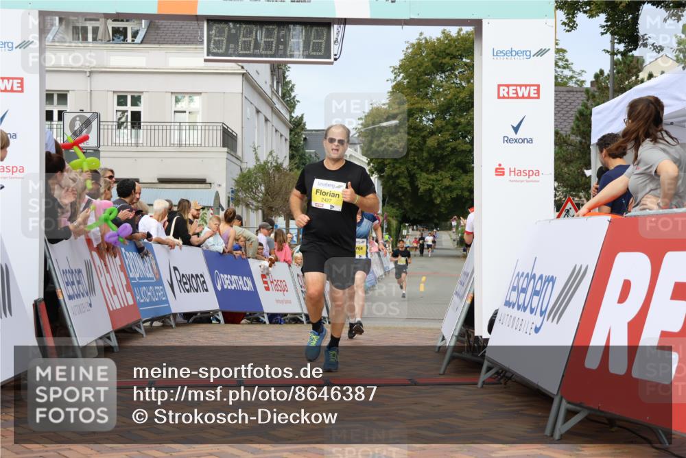 31.08.2025 - 21. Blankeneser Heldenlauf Strokosch-Dieckow http://msf.ph/oto/8646387 31.08.2025 10:21:29 Ziel 2738, 2392, 2427, 2051 meine-sportfotos.de