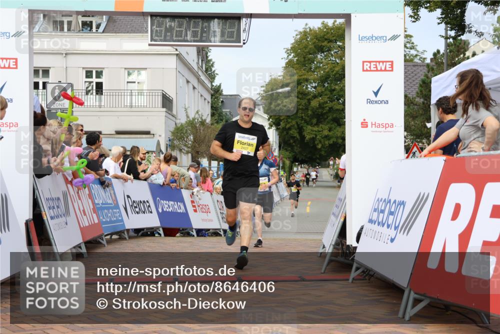 31.08.2025 - 21. Blankeneser Heldenlauf Strokosch-Dieckow http://msf.ph/oto/8646406 31.08.2025 10:21:29 Ziel 2738, 2392, 2427, 2051 meine-sportfotos.de