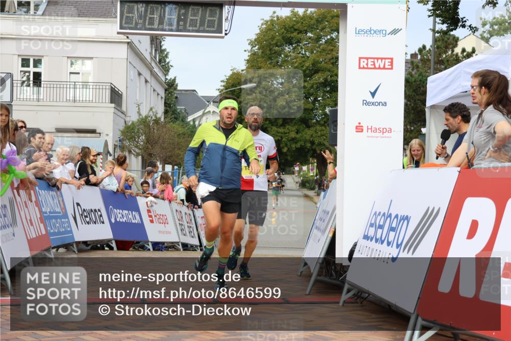 31.08.2025 - 21. Blankeneser Heldenlauf Strokosch-Dieckow http://msf.ph/oto/8646599 31.08.2025 10:21:03 Ziel 2356, 2513 meine-sportfotos.de