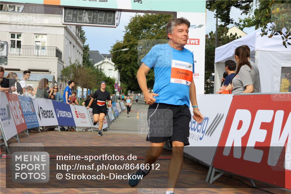 31.08.2025 - 21. Blankeneser Heldenlauf Strokosch-Dieckow http://msf.ph/oto/8646612 31.08.2025 09:52:42 Ziel 1169, 1092, 1170 meine-sportfotos.de