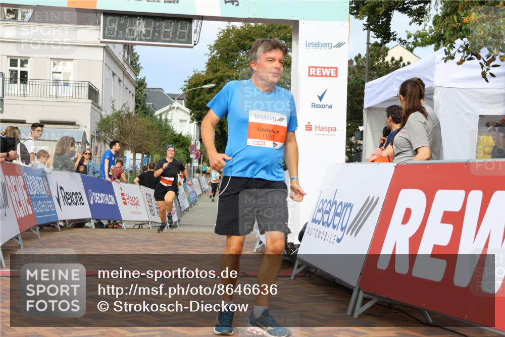 31.08.2025 - 21. Blankeneser Heldenlauf Strokosch-Dieckow http://msf.ph/oto/8646636 31.08.2025 09:52:41 Ziel 1169, 1092, 1170 meine-sportfotos.de