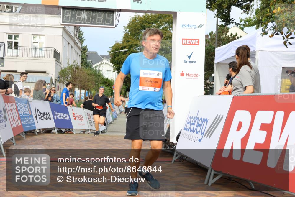 31.08.2025 - 21. Blankeneser Heldenlauf Strokosch-Dieckow http://msf.ph/oto/8646644 31.08.2025 09:52:41 Ziel 1169, 1092, 1170 meine-sportfotos.de