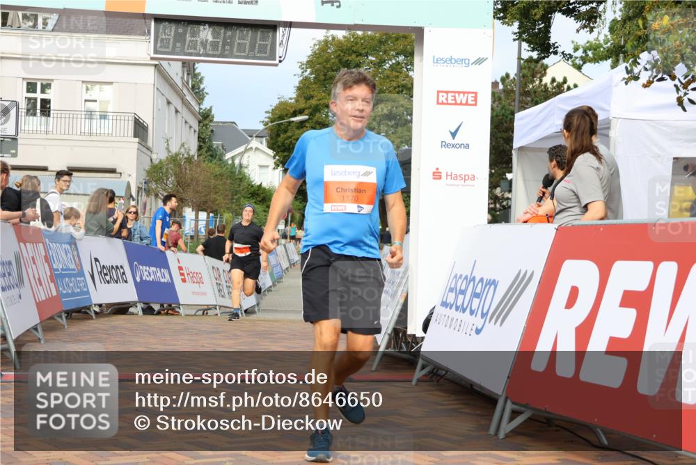 31.08.2025 - 21. Blankeneser Heldenlauf Strokosch-Dieckow http://msf.ph/oto/8646650 31.08.2025 09:52:41 Ziel 1169, 1092, 1170 meine-sportfotos.de