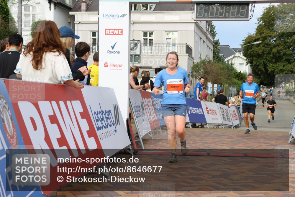 31.08.2025 - 21. Blankeneser Heldenlauf Strokosch-Dieckow http://msf.ph/oto/8646677 31.08.2025 09:52:38 Ziel 1169, 1170 meine-sportfotos.de