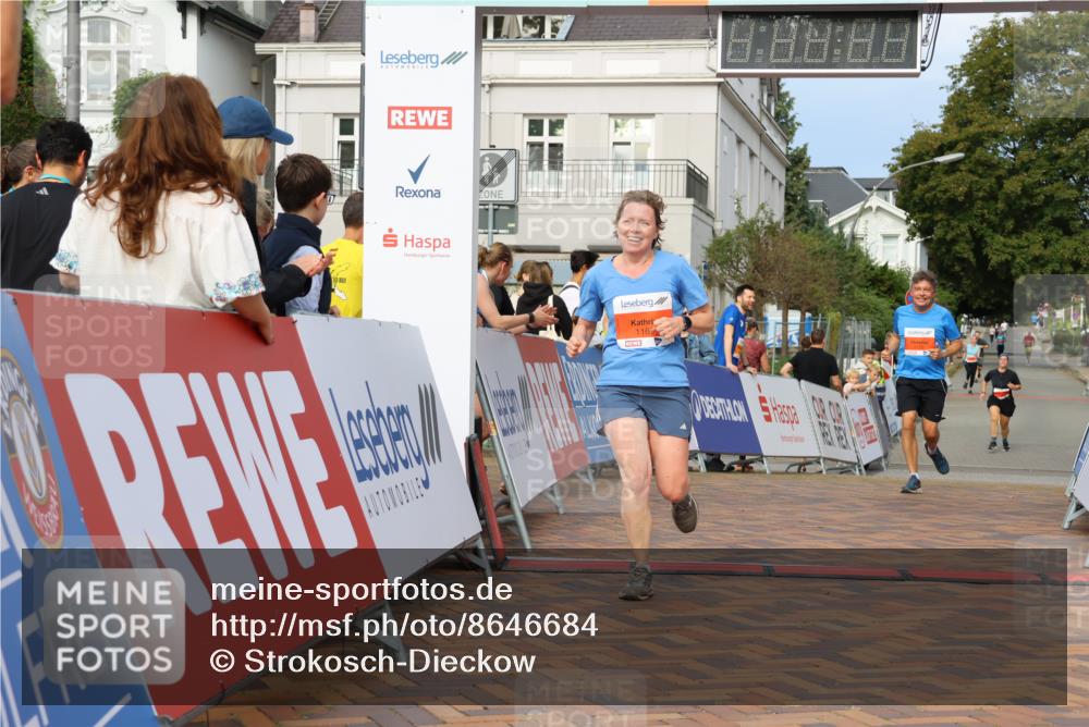 31.08.2025 - 21. Blankeneser Heldenlauf Strokosch-Dieckow http://msf.ph/oto/8646684 31.08.2025 09:52:38 Ziel 1169, 1170 meine-sportfotos.de