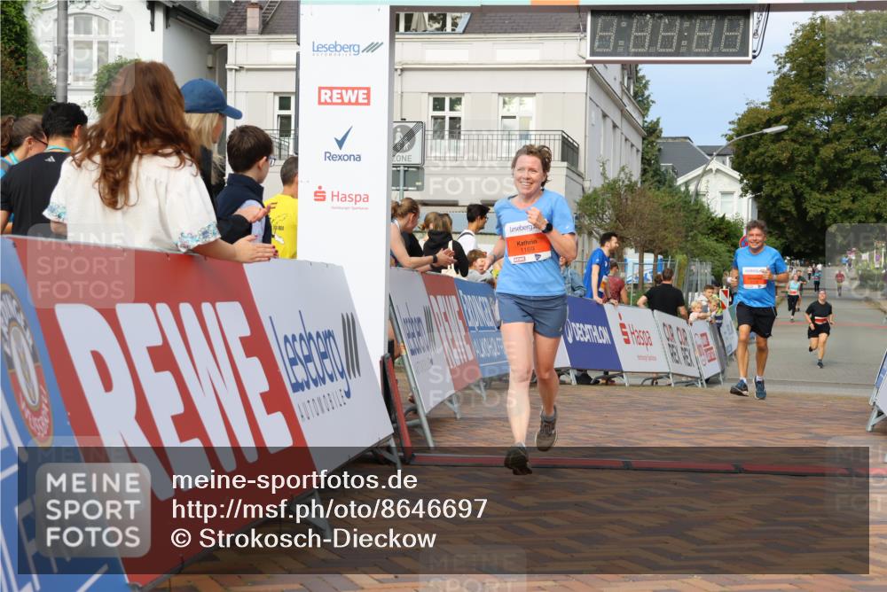 31.08.2025 - 21. Blankeneser Heldenlauf Strokosch-Dieckow http://msf.ph/oto/8646697 31.08.2025 09:52:38 Ziel 1169, 1170 meine-sportfotos.de