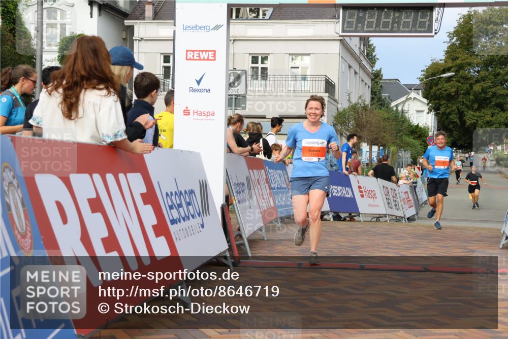 31.08.2025 - 21. Blankeneser Heldenlauf Strokosch-Dieckow http://msf.ph/oto/8646719 31.08.2025 09:52:38 Ziel 1169, 1170 meine-sportfotos.de