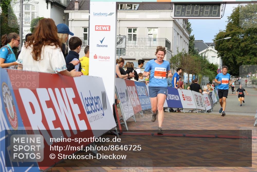 31.08.2025 - 21. Blankeneser Heldenlauf Strokosch-Dieckow http://msf.ph/oto/8646725 31.08.2025 09:52:37 Ziel 1169, 1170 meine-sportfotos.de
