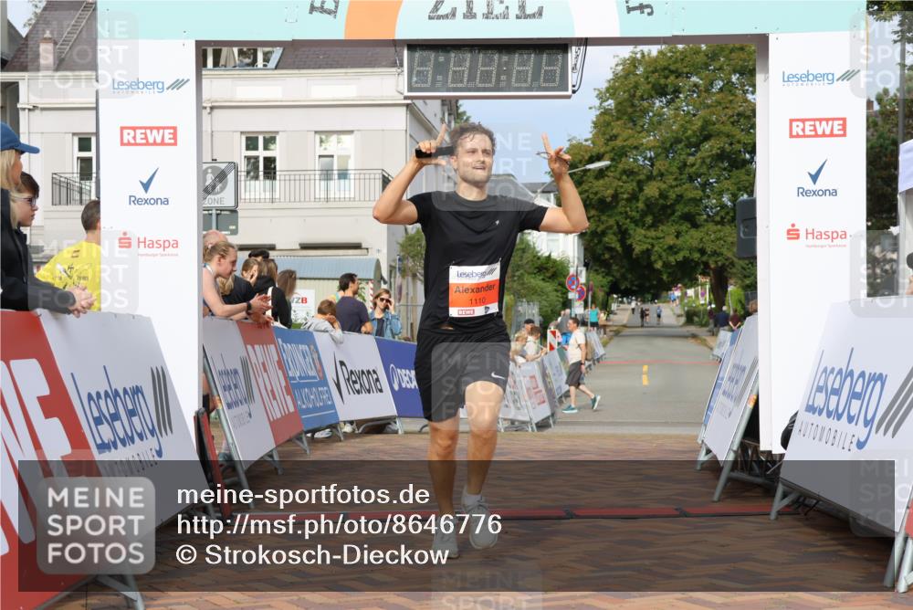 31.08.2025 - 21. Blankeneser Heldenlauf Strokosch-Dieckow http://msf.ph/oto/8646776 31.08.2025 09:51:53 Ziel 1110 meine-sportfotos.de