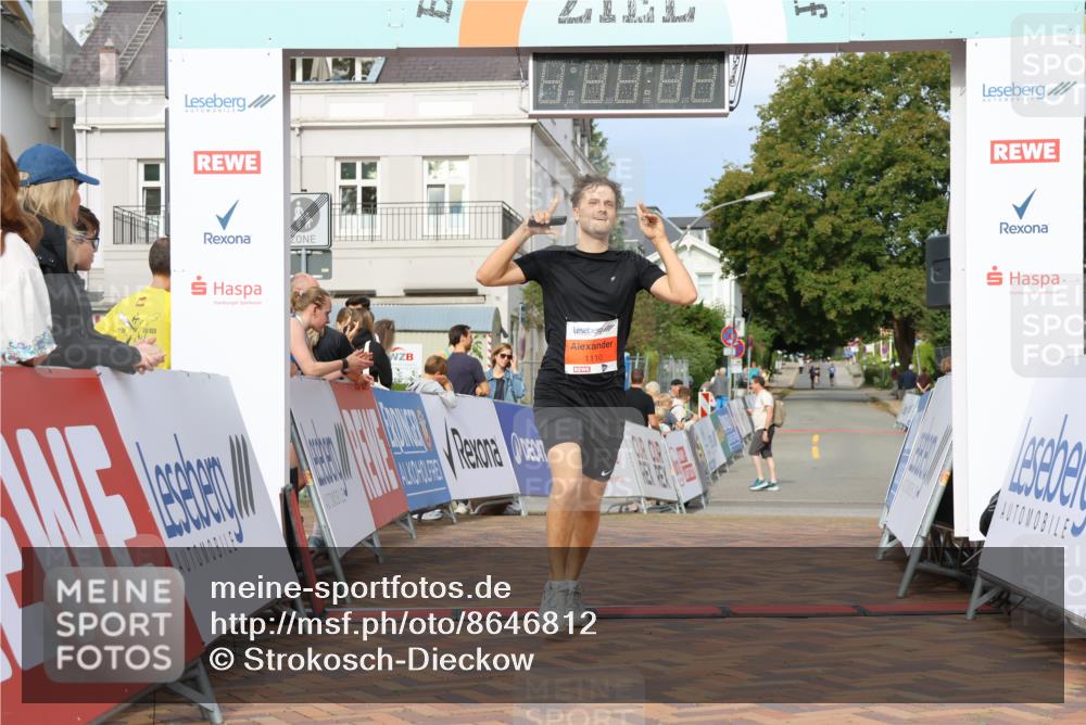 31.08.2025 - 21. Blankeneser Heldenlauf Strokosch-Dieckow http://msf.ph/oto/8646812 31.08.2025 09:51:53 Ziel 1110 meine-sportfotos.de