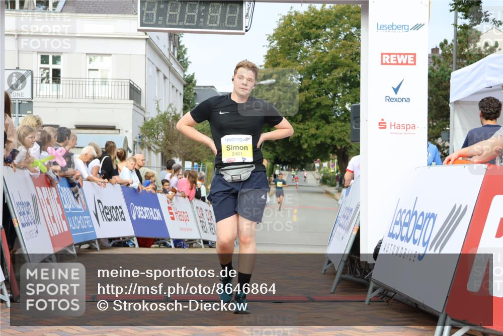 31.08.2025 - 21. Blankeneser Heldenlauf Strokosch-Dieckow http://msf.ph/oto/8646864 31.08.2025 10:20:26 Ziel 2401, 2028, 2362 meine-sportfotos.de