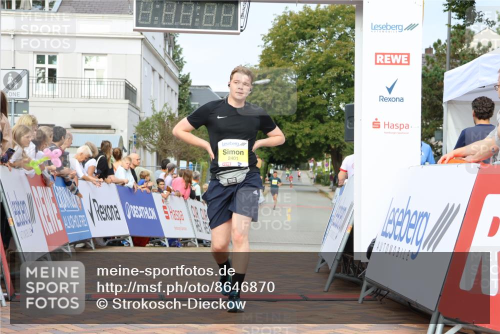 31.08.2025 - 21. Blankeneser Heldenlauf Strokosch-Dieckow http://msf.ph/oto/8646870 31.08.2025 10:20:26 Ziel 2401, 2028, 2362 meine-sportfotos.de