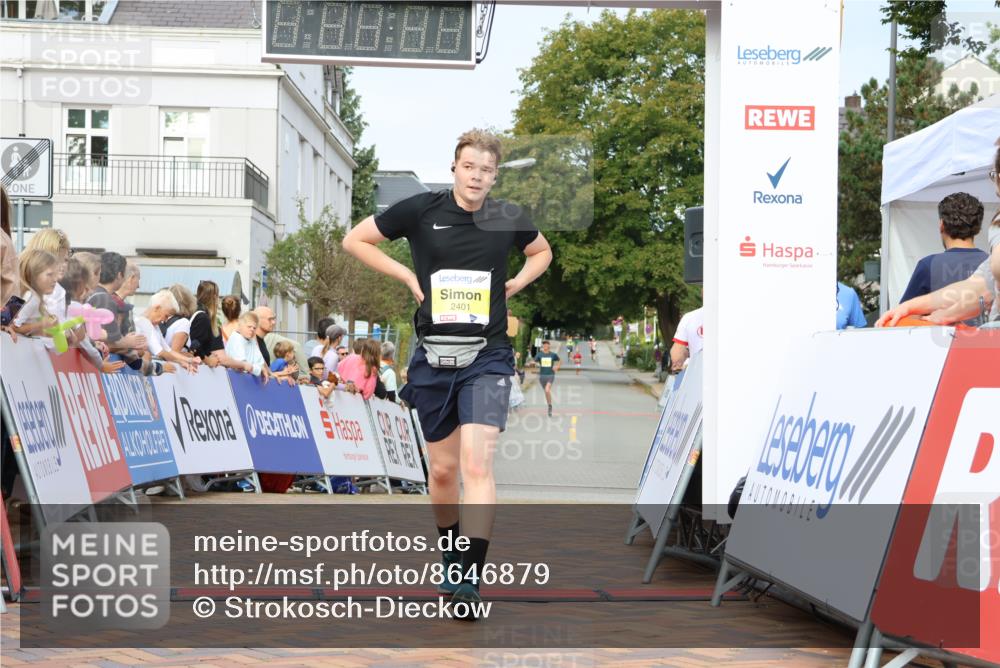 31.08.2025 - 21. Blankeneser Heldenlauf Strokosch-Dieckow http://msf.ph/oto/8646879 31.08.2025 10:20:26 Ziel 2401, 2028, 2362 meine-sportfotos.de