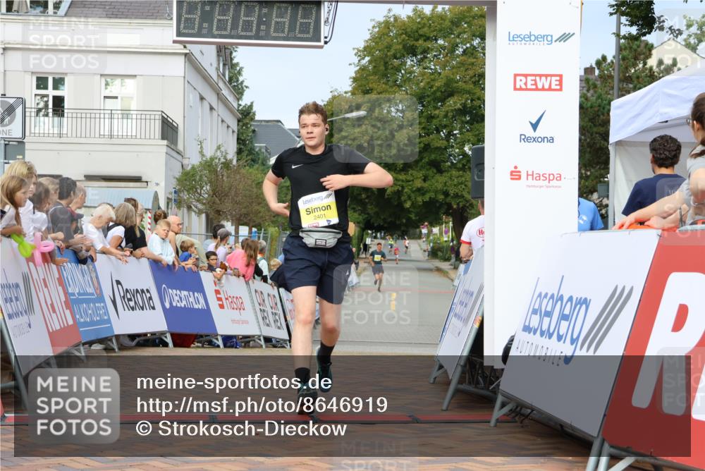 31.08.2025 - 21. Blankeneser Heldenlauf Strokosch-Dieckow http://msf.ph/oto/8646919 31.08.2025 10:20:26 Ziel 2401, 2028, 2362 meine-sportfotos.de