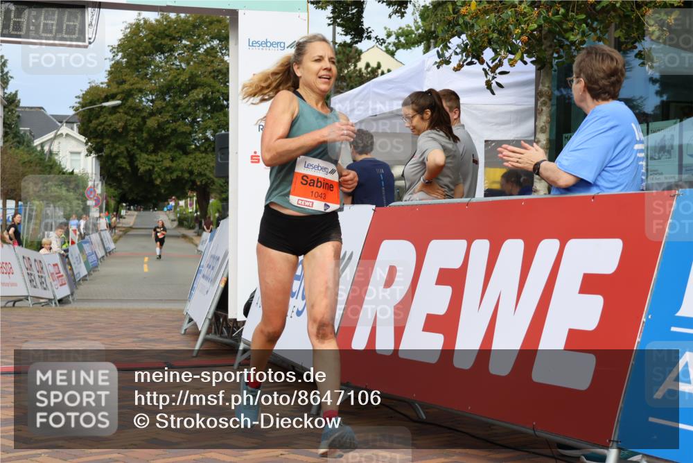 31.08.2025 - 21. Blankeneser Heldenlauf Strokosch-Dieckow http://msf.ph/oto/8647106 31.08.2025 09:50:09 Ziel 1176, 1102, 1103, 1043 meine-sportfotos.de