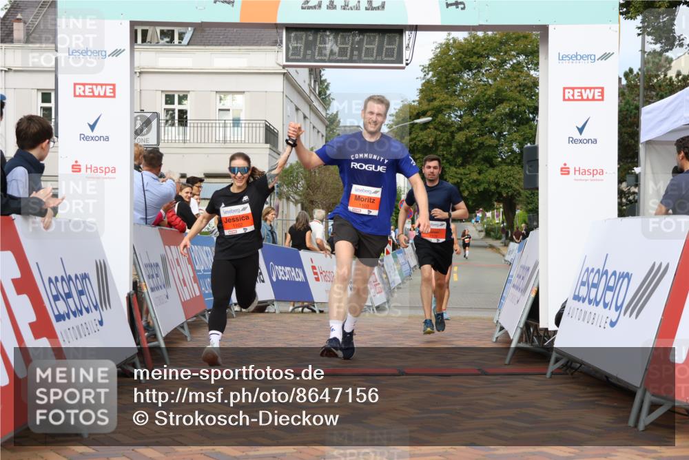 31.08.2025 - 21. Blankeneser Heldenlauf Strokosch-Dieckow http://msf.ph/oto/8647156 31.08.2025 09:50:05 Ziel 1176, 1102, 1103, 1043 meine-sportfotos.de