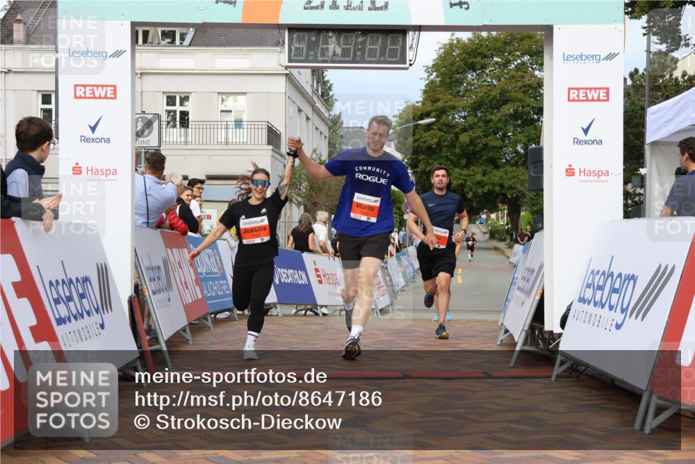 31.08.2025 - 21. Blankeneser Heldenlauf Strokosch-Dieckow http://msf.ph/oto/8647186 31.08.2025 09:50:05 Ziel 1176, 1102, 1103, 1043 meine-sportfotos.de