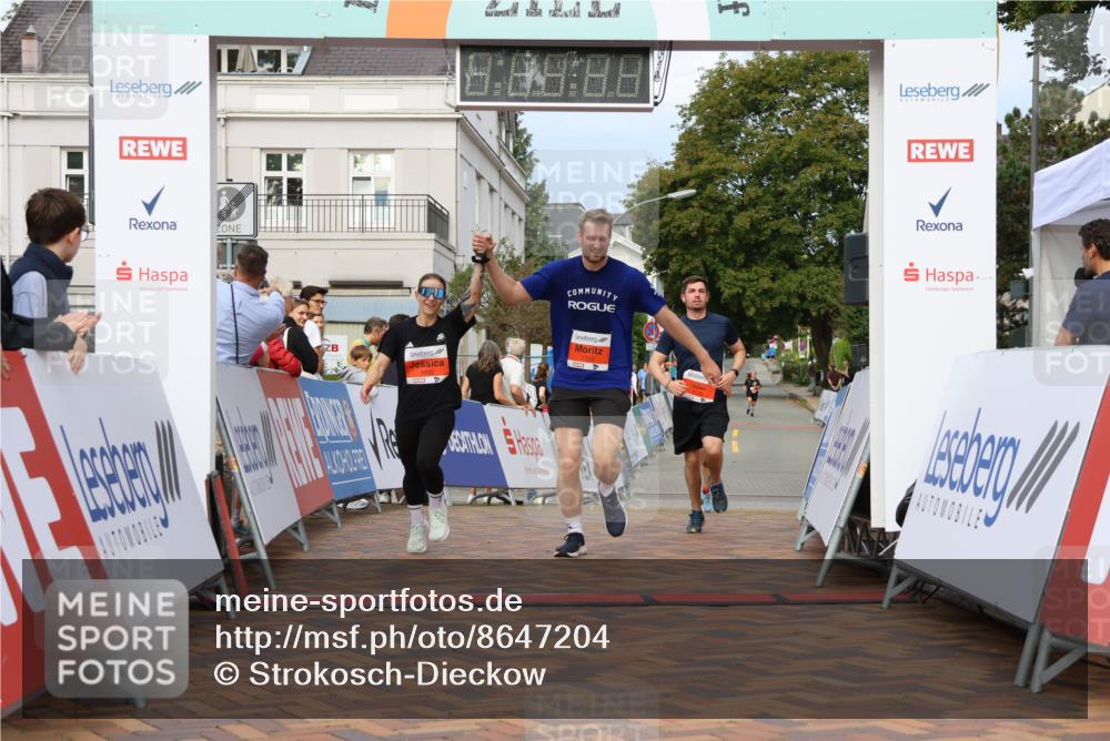 31.08.2025 - 21. Blankeneser Heldenlauf Strokosch-Dieckow http://msf.ph/oto/8647204 31.08.2025 09:50:05 Ziel 1176, 1102, 1103, 1043 meine-sportfotos.de