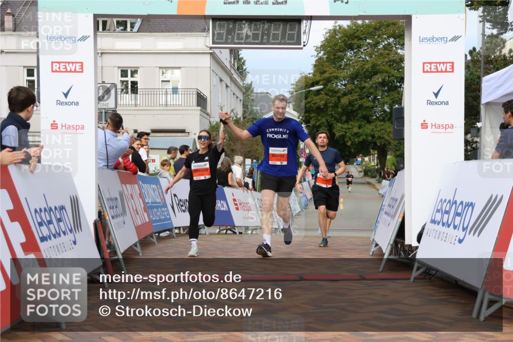 31.08.2025 - 21. Blankeneser Heldenlauf Strokosch-Dieckow http://msf.ph/oto/8647216 31.08.2025 09:50:05 Ziel 1176, 1102, 1103, 1043 meine-sportfotos.de