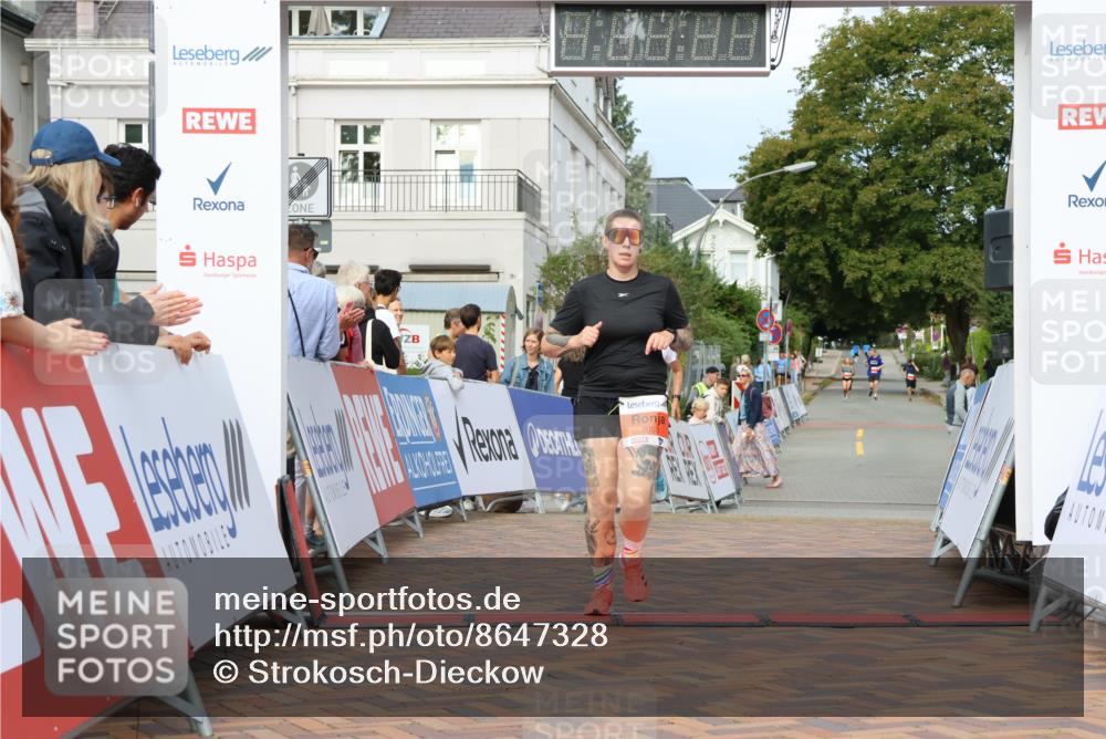 31.08.2025 - 21. Blankeneser Heldenlauf Strokosch-Dieckow http://msf.ph/oto/8647328 31.08.2025 09:49:45 Ziel 1003, 1069 meine-sportfotos.de