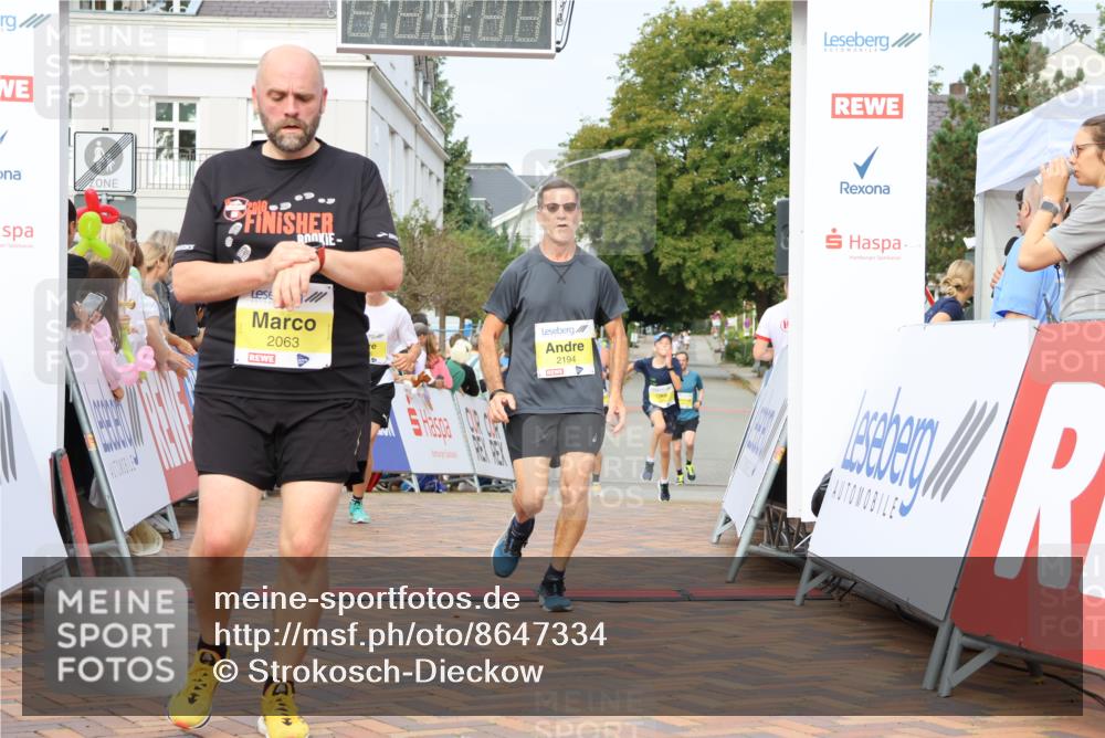 31.08.2025 - 21. Blankeneser Heldenlauf Strokosch-Dieckow http://msf.ph/oto/8647334 31.08.2025 10:19:28 Ziel 2396, 2474, 2194, 2592, 2063 meine-sportfotos.de