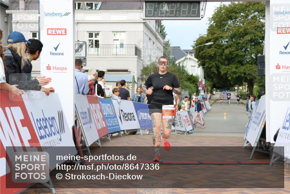 31.08.2025 - 21. Blankeneser Heldenlauf Strokosch-Dieckow http://msf.ph/oto/8647336 31.08.2025 09:49:45 Ziel 1003, 1069 meine-sportfotos.de