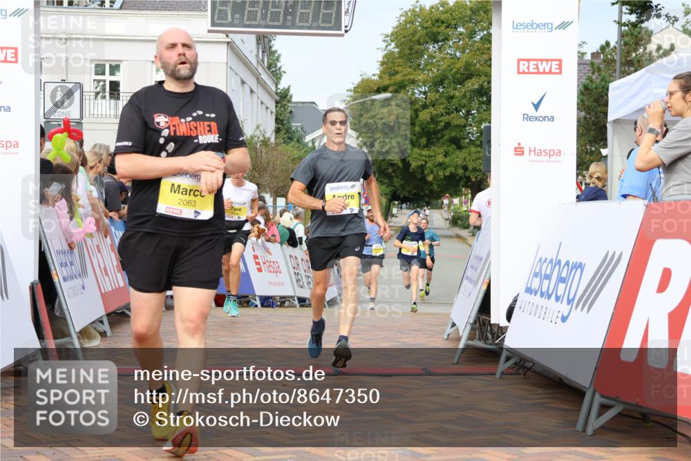 31.08.2025 - 21. Blankeneser Heldenlauf Strokosch-Dieckow http://msf.ph/oto/8647350 31.08.2025 10:19:28 Ziel 2396, 2474, 2194, 2592, 2063 meine-sportfotos.de