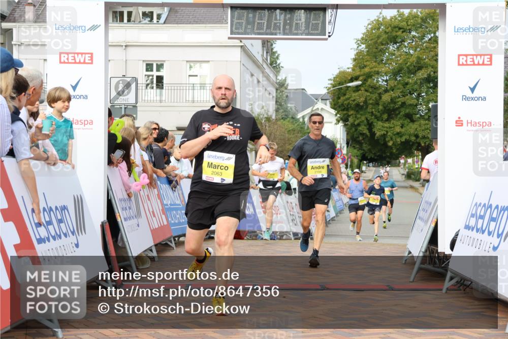 31.08.2025 - 21. Blankeneser Heldenlauf Strokosch-Dieckow http://msf.ph/oto/8647356 31.08.2025 10:19:27 Ziel 2710, 2396, 2474, 2194, 2592, 2063 meine-sportfotos.de