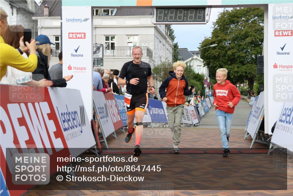 31.08.2025 - 21. Blankeneser Heldenlauf Strokosch-Dieckow http://msf.ph/oto/8647445 31.08.2025 09:49:15 Ziel 1045, 1028 meine-sportfotos.de