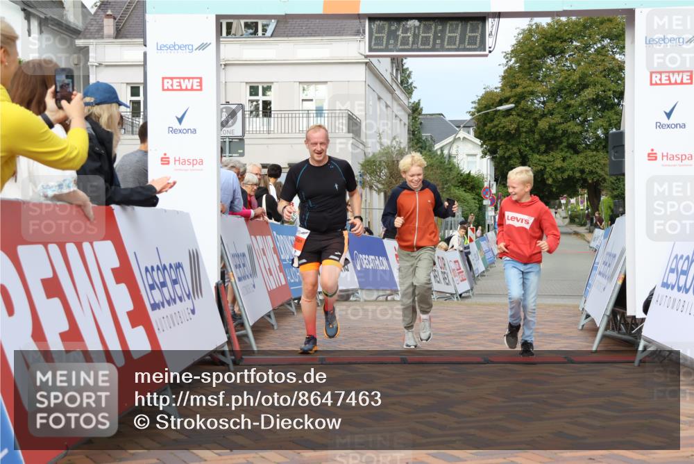 31.08.2025 - 21. Blankeneser Heldenlauf Strokosch-Dieckow http://msf.ph/oto/8647463 31.08.2025 09:49:15 Ziel 1045, 1028 meine-sportfotos.de