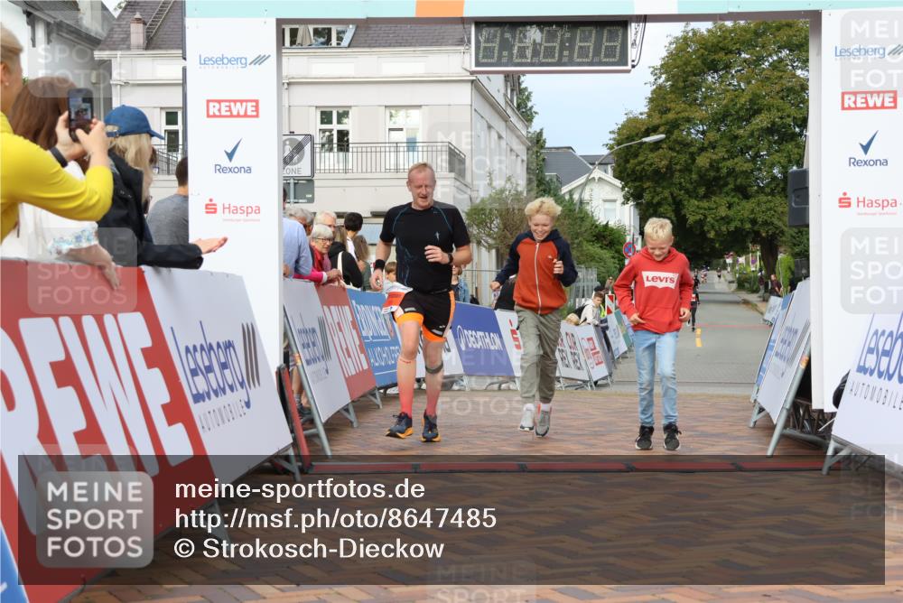 31.08.2025 - 21. Blankeneser Heldenlauf Strokosch-Dieckow http://msf.ph/oto/8647485 31.08.2025 09:49:15 Ziel 1045, 1028 meine-sportfotos.de