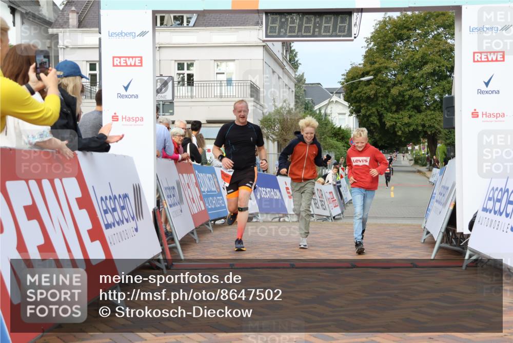 31.08.2025 - 21. Blankeneser Heldenlauf Strokosch-Dieckow http://msf.ph/oto/8647502 31.08.2025 09:49:15 Ziel 1045, 1028 meine-sportfotos.de