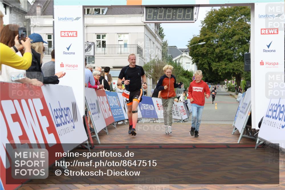 31.08.2025 - 21. Blankeneser Heldenlauf Strokosch-Dieckow http://msf.ph/oto/8647515 31.08.2025 09:49:14 Ziel 1045, 1028 meine-sportfotos.de