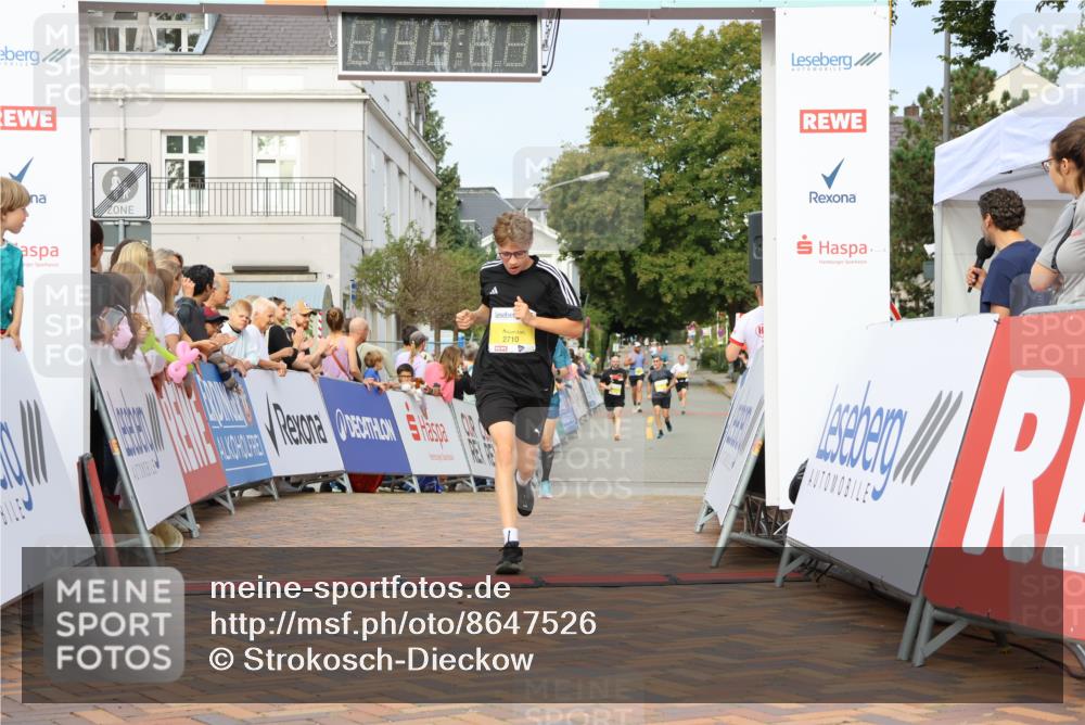 31.08.2025 - 21. Blankeneser Heldenlauf Strokosch-Dieckow http://msf.ph/oto/8647526 31.08.2025 10:19:19 Ziel 2710, 2474 meine-sportfotos.de