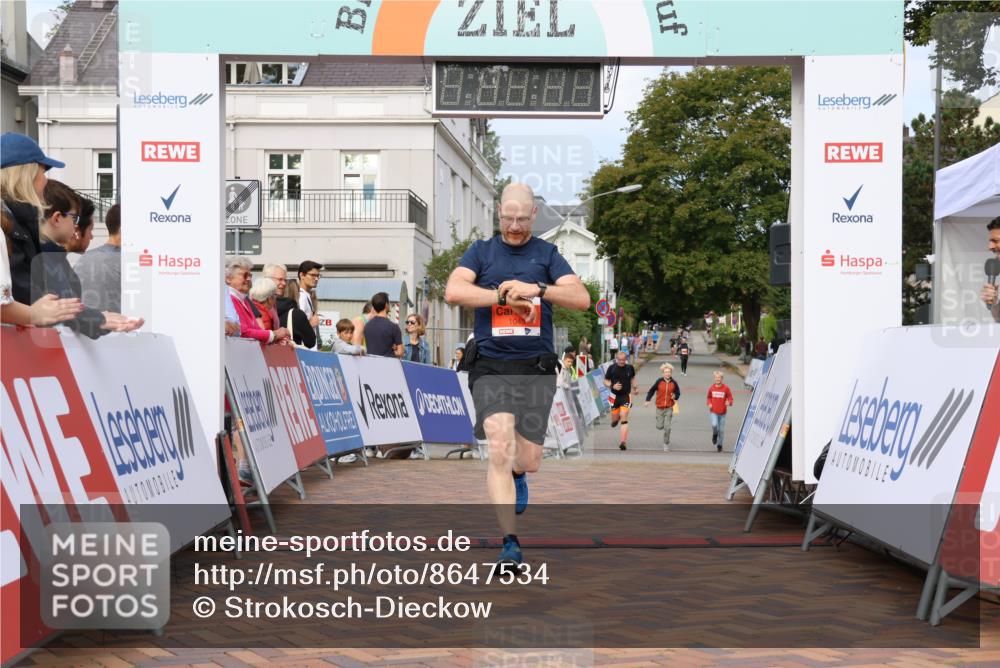 31.08.2025 - 21. Blankeneser Heldenlauf Strokosch-Dieckow http://msf.ph/oto/8647534 31.08.2025 09:49:08 Ziel 1045 meine-sportfotos.de