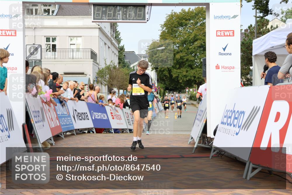 31.08.2025 - 21. Blankeneser Heldenlauf Strokosch-Dieckow http://msf.ph/oto/8647540 31.08.2025 10:19:19 Ziel 2710, 2474 meine-sportfotos.de