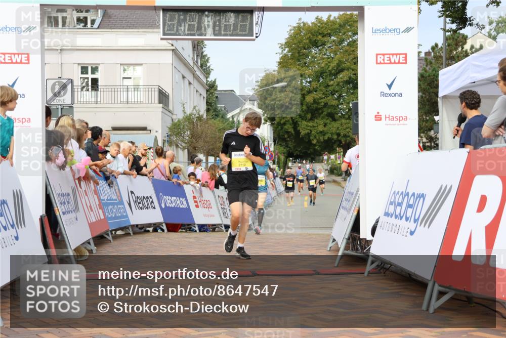 31.08.2025 - 21. Blankeneser Heldenlauf Strokosch-Dieckow http://msf.ph/oto/8647547 31.08.2025 10:19:19 Ziel 2710, 2474 meine-sportfotos.de