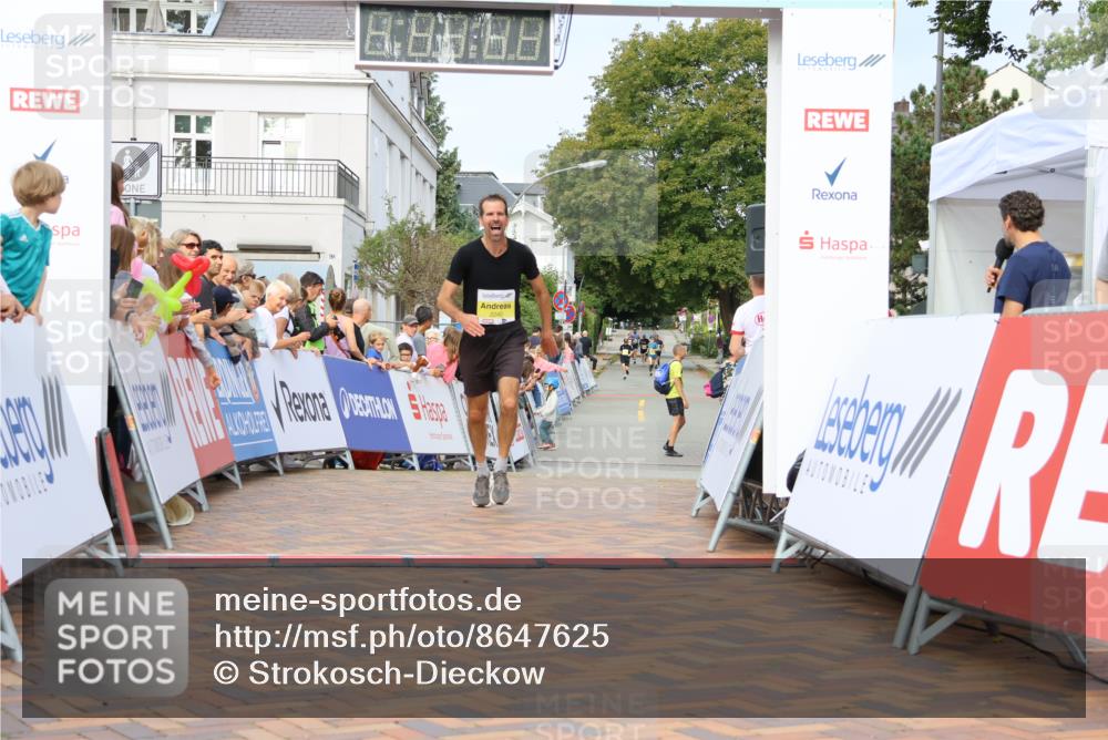 31.08.2025 - 21. Blankeneser Heldenlauf Strokosch-Dieckow http://msf.ph/oto/8647625 31.08.2025 10:19:03 Ziel 2240 meine-sportfotos.de