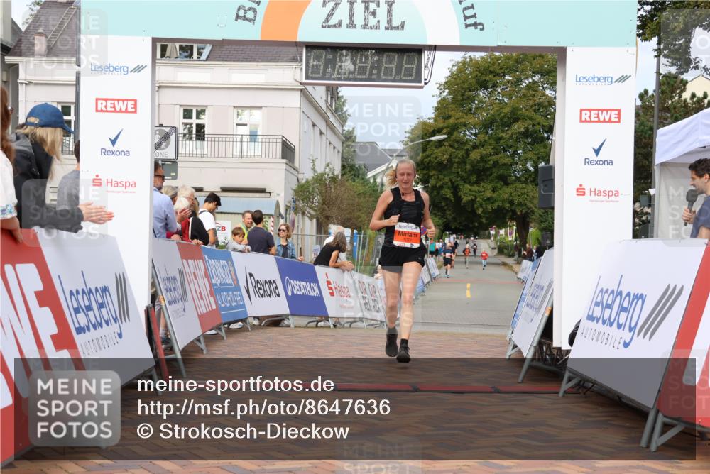 31.08.2025 - 21. Blankeneser Heldenlauf Strokosch-Dieckow http://msf.ph/oto/8647636 31.08.2025 09:48:53 Ziel 1128, 1172, 1129, 1077 meine-sportfotos.de