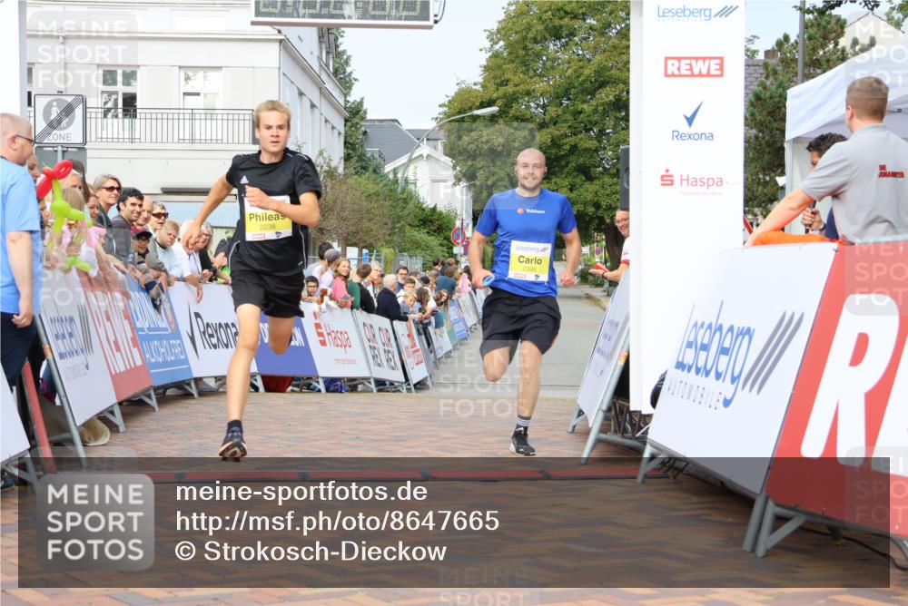 31.08.2025 - 21. Blankeneser Heldenlauf Strokosch-Dieckow http://msf.ph/oto/8647665 31.08.2025 10:18:46 Ziel 2395, 2238, 2379 meine-sportfotos.de