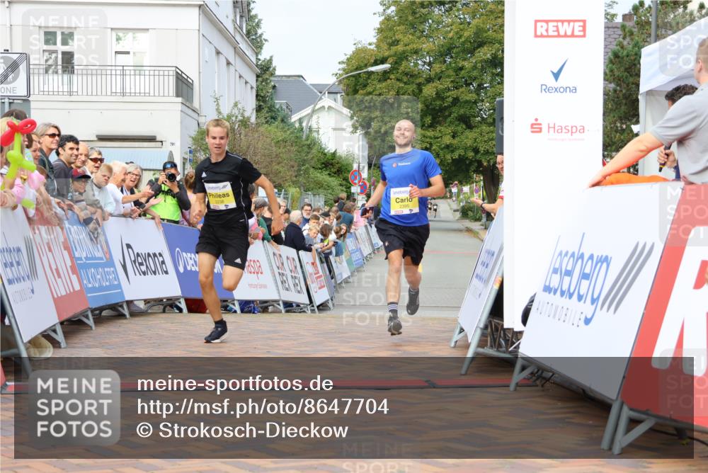 31.08.2025 - 21. Blankeneser Heldenlauf Strokosch-Dieckow http://msf.ph/oto/8647704 31.08.2025 10:18:45 Ziel 2395, 2238, 2379 meine-sportfotos.de