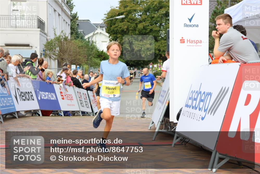 31.08.2025 - 21. Blankeneser Heldenlauf Strokosch-Dieckow http://msf.ph/oto/8647753 31.08.2025 10:18:44 Ziel 2395, 2537, 2238, 2379 meine-sportfotos.de