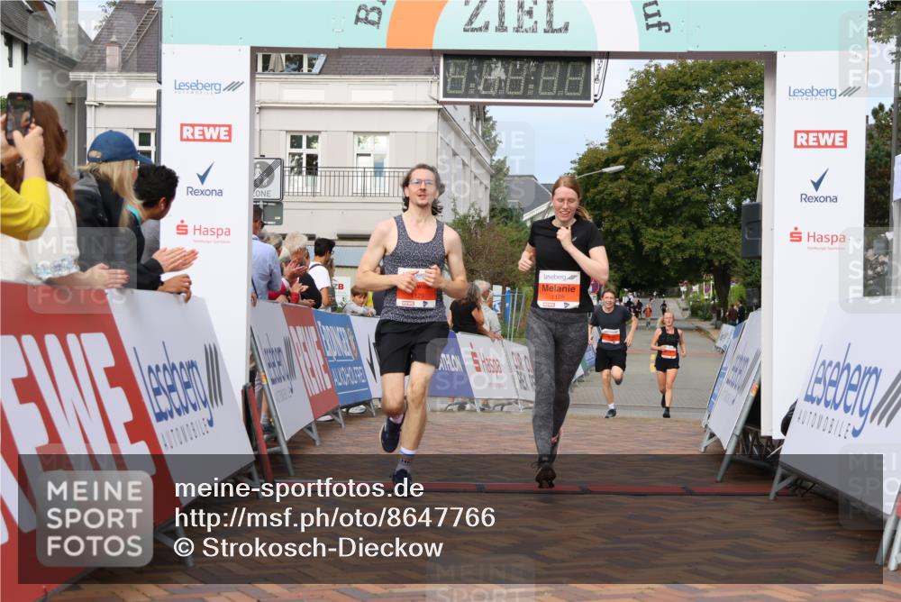 31.08.2025 - 21. Blankeneser Heldenlauf Strokosch-Dieckow http://msf.ph/oto/8647766 31.08.2025 09:48:48 Ziel 1171, 1128, 1172, 1129 meine-sportfotos.de