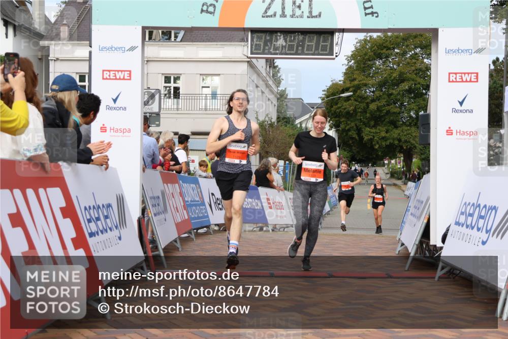 31.08.2025 - 21. Blankeneser Heldenlauf Strokosch-Dieckow http://msf.ph/oto/8647784 31.08.2025 09:48:48 Ziel 1171, 1128, 1172, 1129 meine-sportfotos.de
